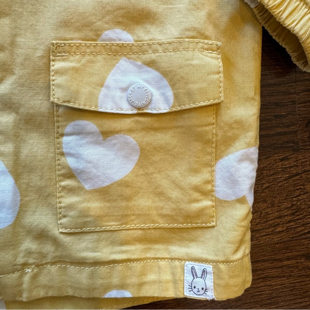 H & M YELLOW JACKET W/WHITE HEARTS & HOOD - Picture 3 of 8